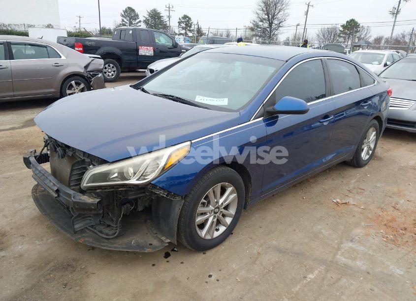 Photo 2 of 2016 Hyundai Sonata SE (VIN 5NPE24AF2GH305510)