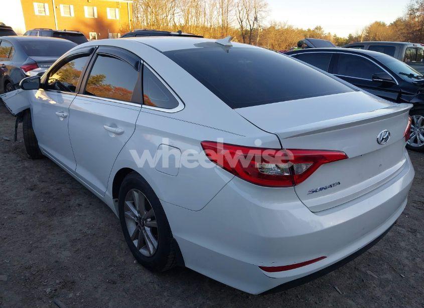 Photo 3 of 2016 Hyundai Sonata SE (VIN 5NPE24AF2GH310450)