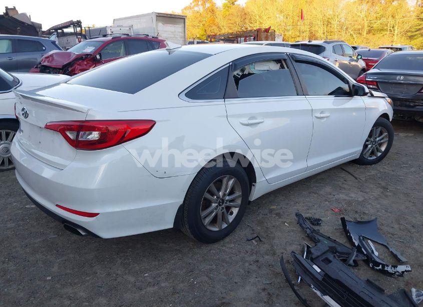 Photo 4 of 2016 Hyundai Sonata SE (VIN 5NPE24AF2GH310450)