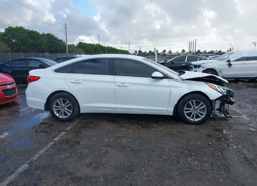 Photo 14 of 2016 Hyundai Sonata SE (VIN 5NPE24AF2GH310710)
