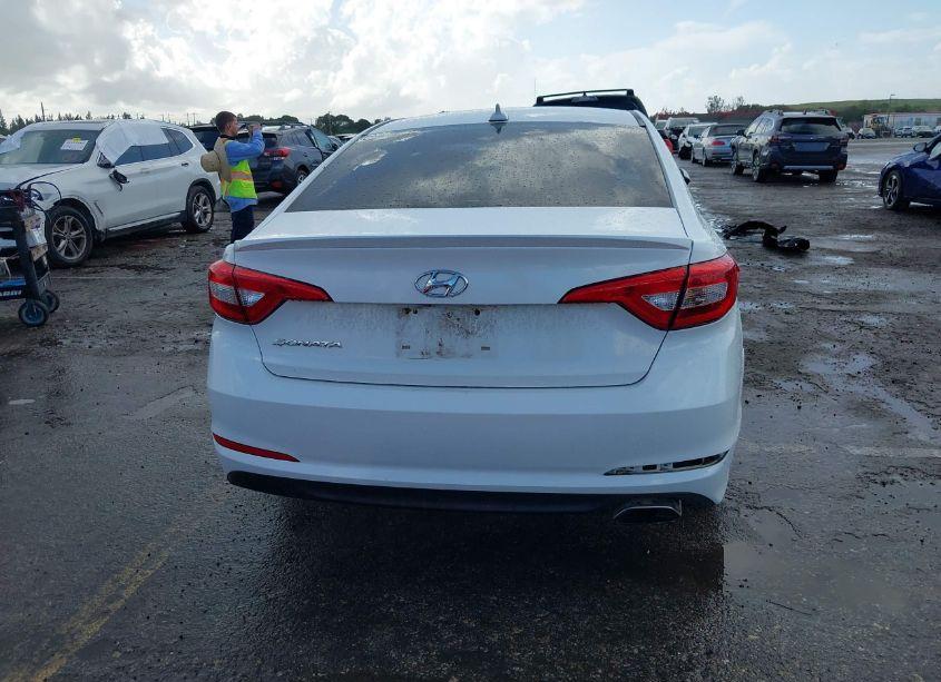 Photo 17 of 2016 Hyundai Sonata SE (VIN 5NPE24AF2GH310710)