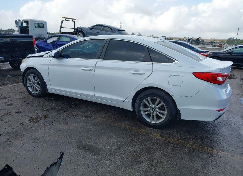 Photo 3 of 2016 Hyundai Sonata SE (VIN 5NPE24AF2GH310710)