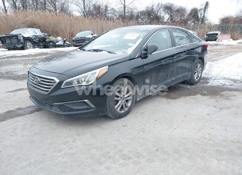 Photo 2 of 2016 Hyundai Sonata SE (VIN 5NPE24AF2GH311274)