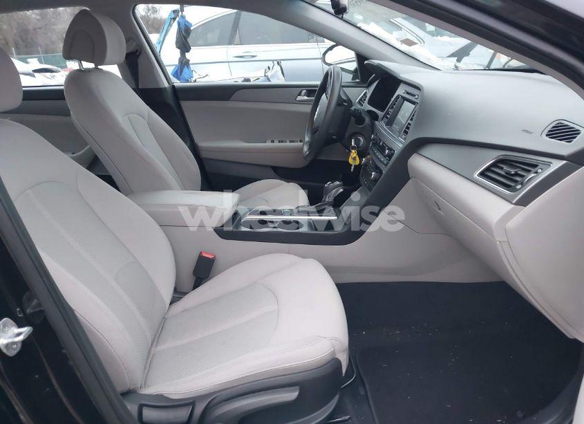 Photo 5 of 2016 Hyundai Sonata SE (VIN 5NPE24AF2GH311274)