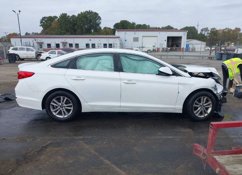 Photo 14 of 2016 Hyundai Sonata SE (VIN 5NPE24AF2GH323571)