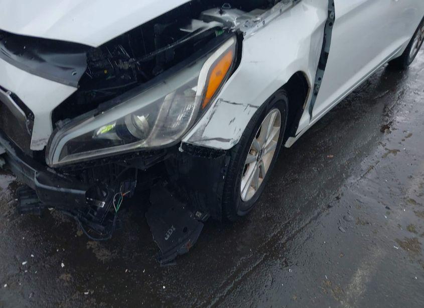 Photo 18 of 2016 Hyundai Sonata SE (VIN 5NPE24AF2GH323571)