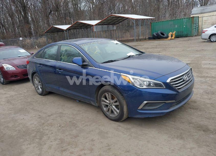 2016 Hyundai Sonata SE (VIN 5NPE24AF2GH324154) main photo