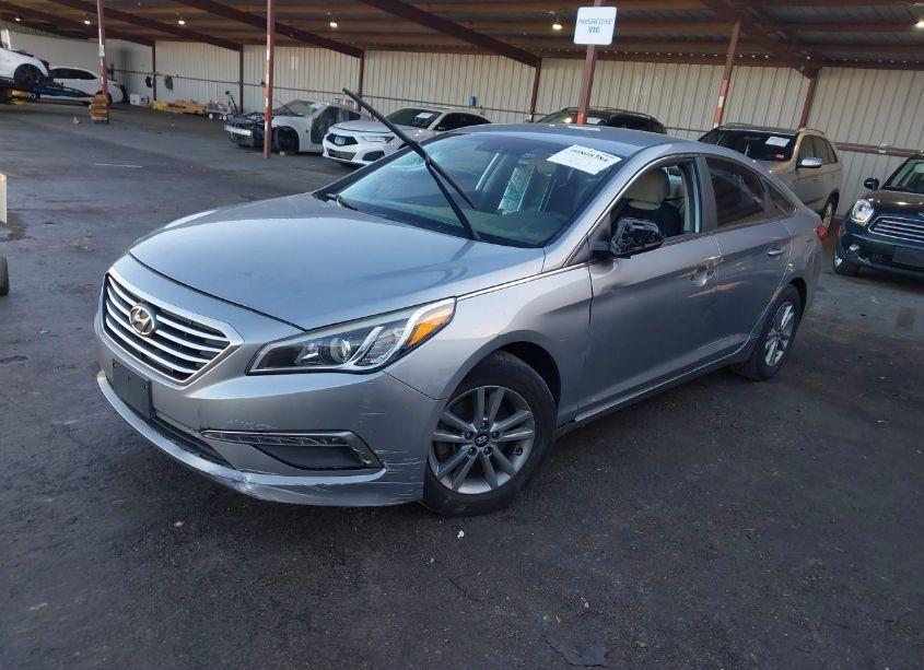 Photo 2 of 2016 Hyundai Sonata SE (VIN 5NPE24AF2GH328947)