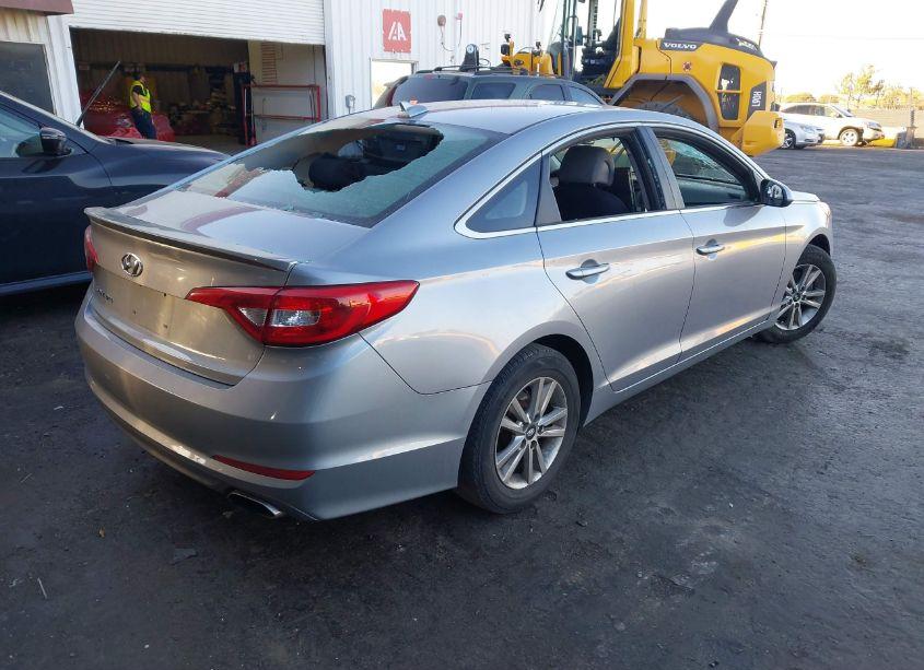 Photo 4 of 2016 Hyundai Sonata SE (VIN 5NPE24AF2GH328947)