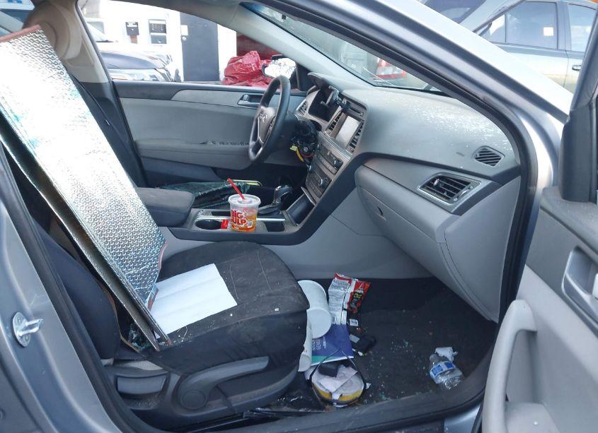 Photo 5 of 2016 Hyundai Sonata SE (VIN 5NPE24AF2GH328947)