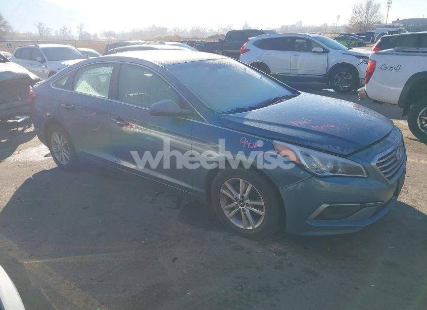 2016 Hyundai Sonata SE (VIN 5NPE24AF2GH335655) main photo