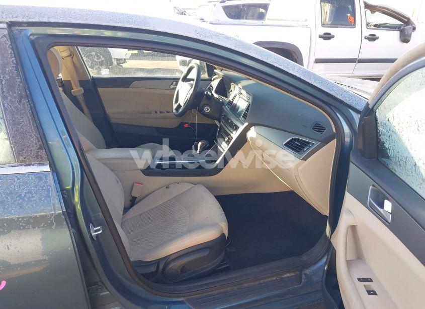 Photo 5 of 2016 Hyundai Sonata SE (VIN 5NPE24AF2GH335655)