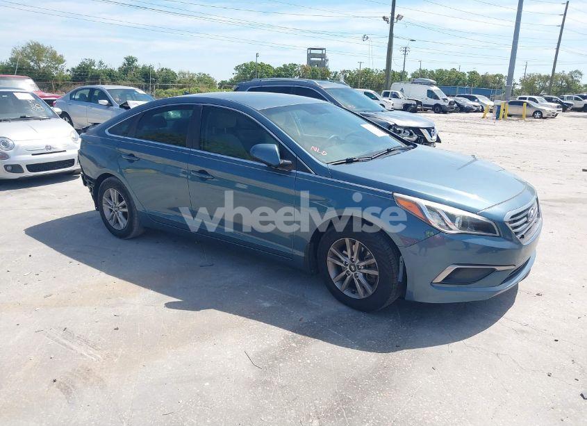 2016 Hyundai Sonata SE (VIN 5NPE24AF2GH340516) main photo