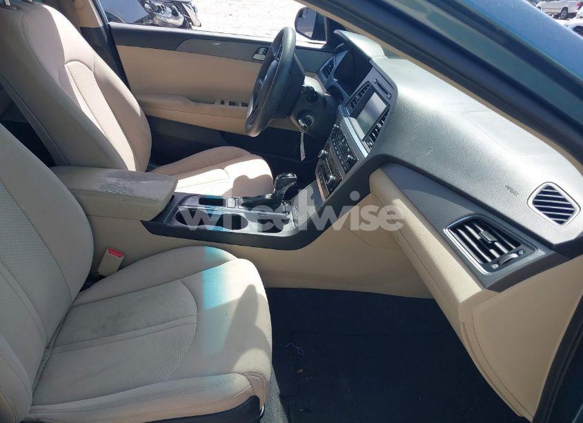 Photo 5 of 2016 Hyundai Sonata SE (VIN 5NPE24AF2GH340516)