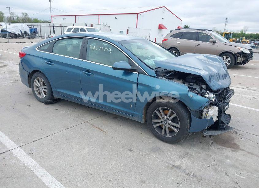 2016 Hyundai Sonata SE (VIN 5NPE24AF2GH355128) main photo