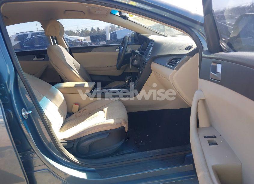 Photo 5 of 2016 Hyundai Sonata SE (VIN 5NPE24AF2GH355470)