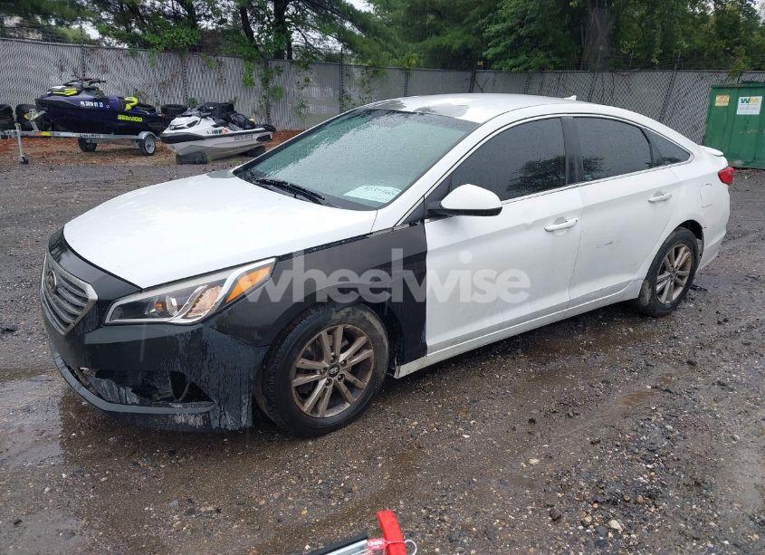 Photo 2 of 2016 Hyundai Sonata SE (VIN 5NPE24AF2GH363505)
