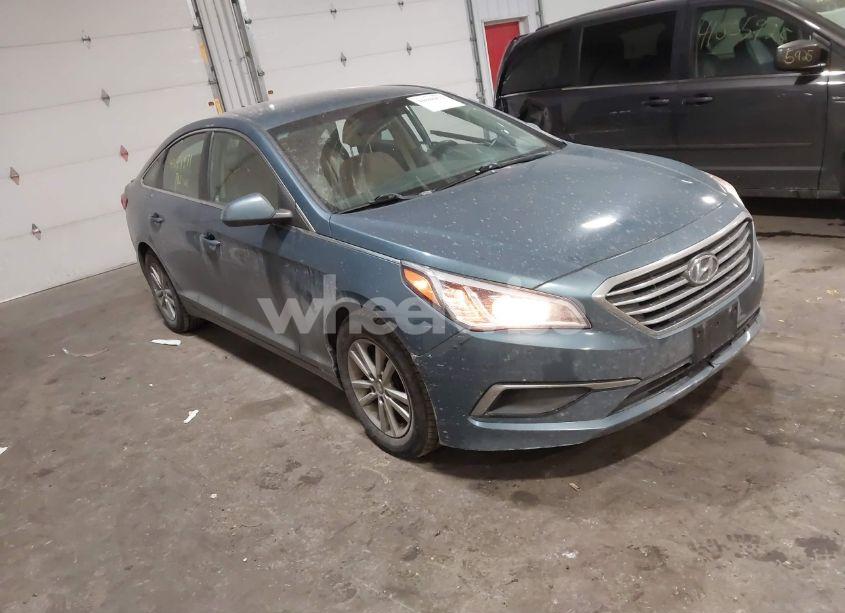 2016 Hyundai Sonata SE (VIN 5NPE24AF2GH369756) main photo