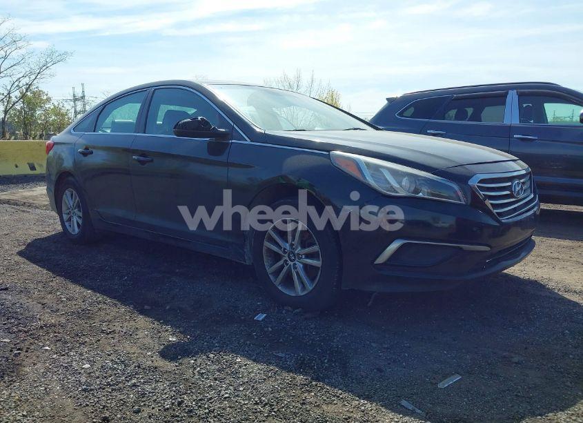 2016 Hyundai Sonata SE (VIN 5NPE24AF2GH379283) main photo