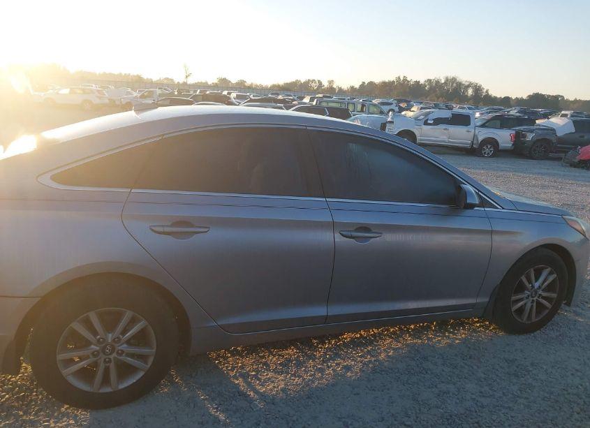 Photo 13 of 2016 Hyundai Sonata SE (VIN 5NPE24AF2GH381745)