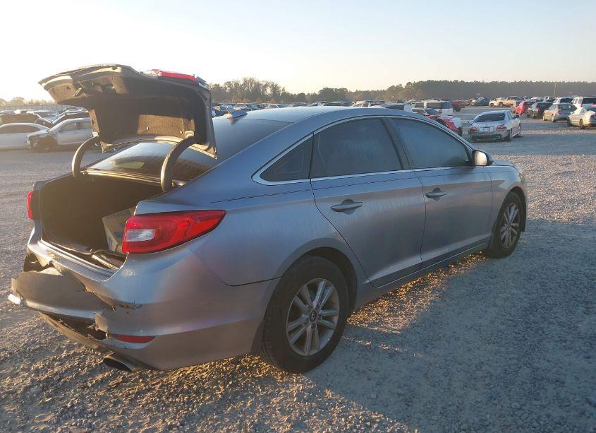 Photo 4 of 2016 Hyundai Sonata SE (VIN 5NPE24AF2GH381745)