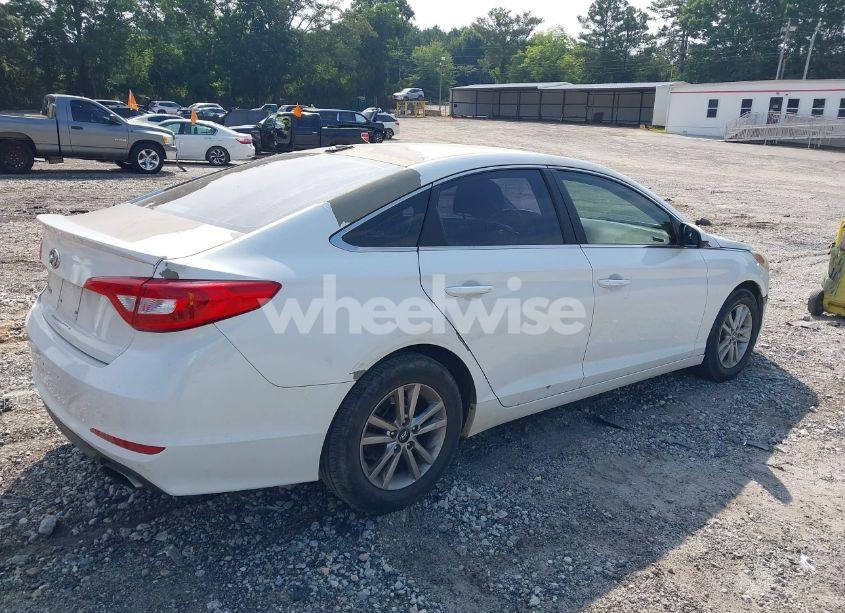 Photo 4 of 2016 Hyundai Sonata SE (VIN 5NPE24AF2GH384161)