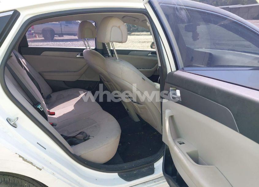 Photo 8 of 2016 Hyundai Sonata SE (VIN 5NPE24AF2GH384161)
