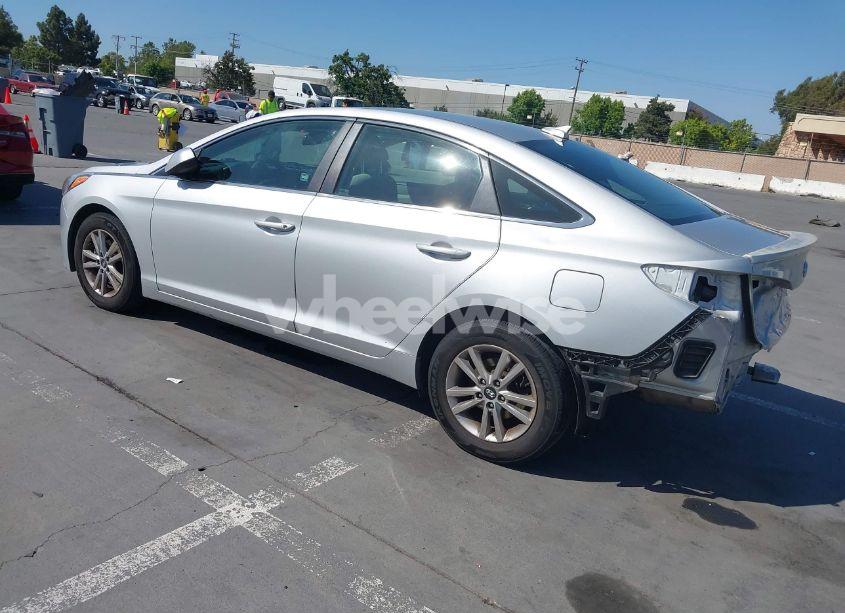 Photo 3 of 2016 Hyundai Sonata SE (VIN 5NPE24AF2GH386525)