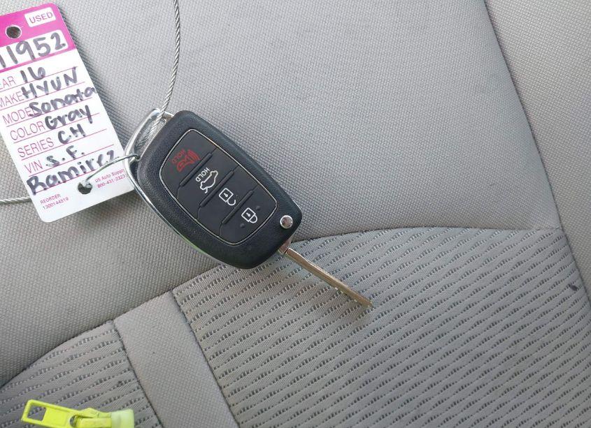 Photo 11 of 2016 Hyundai Sonata SE (VIN 5NPE24AF2GH386931)