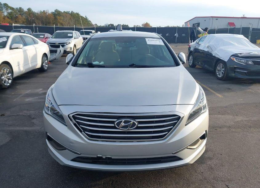 Photo 12 of 2016 Hyundai Sonata SE (VIN 5NPE24AF2GH386931)
