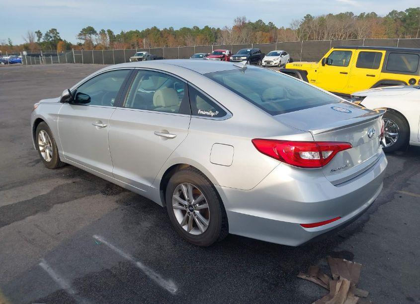Photo 3 of 2016 Hyundai Sonata SE (VIN 5NPE24AF2GH386931)
