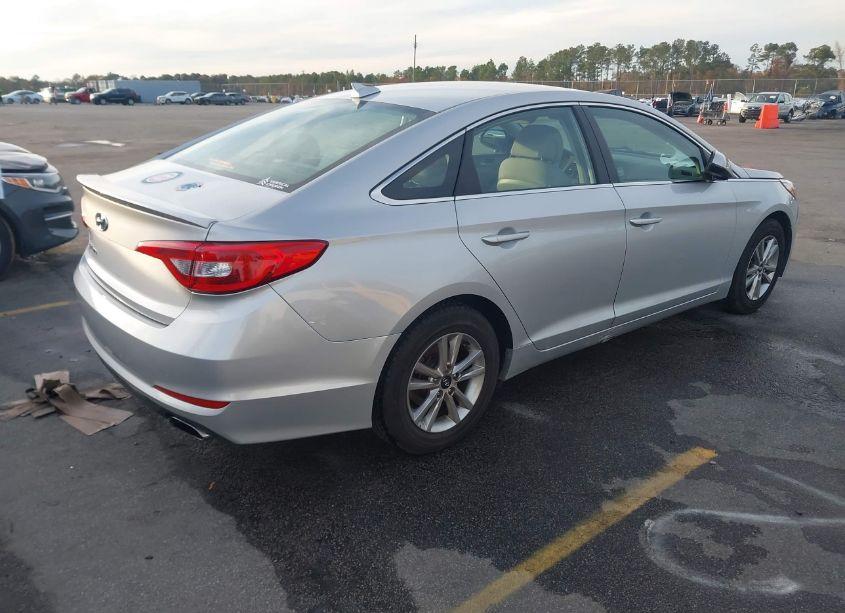 Photo 4 of 2016 Hyundai Sonata SE (VIN 5NPE24AF2GH386931)