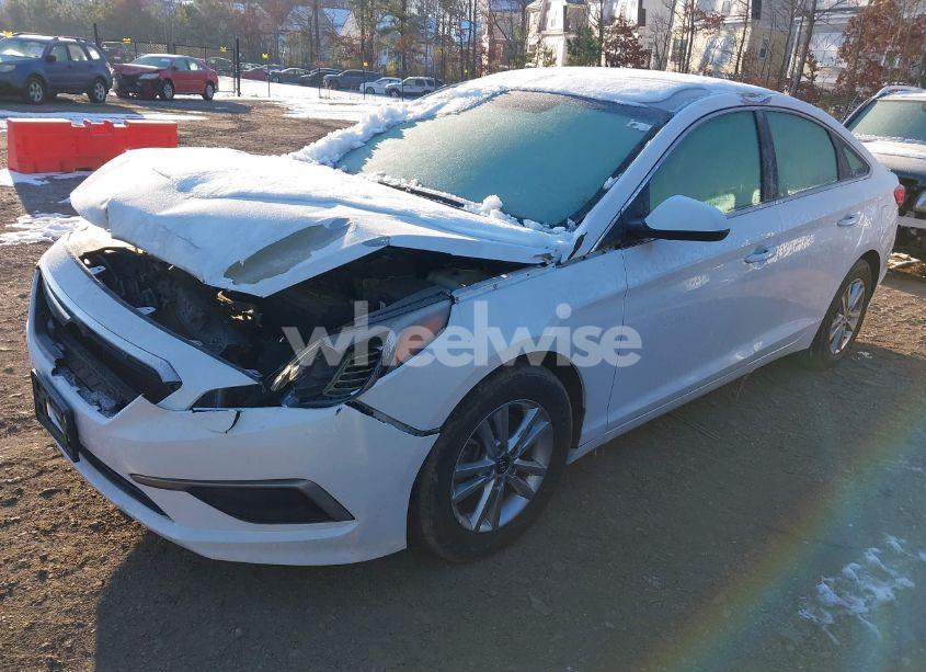 Photo 2 of 2016 Hyundai Sonata (VIN 5NPE24AF2GH395242)