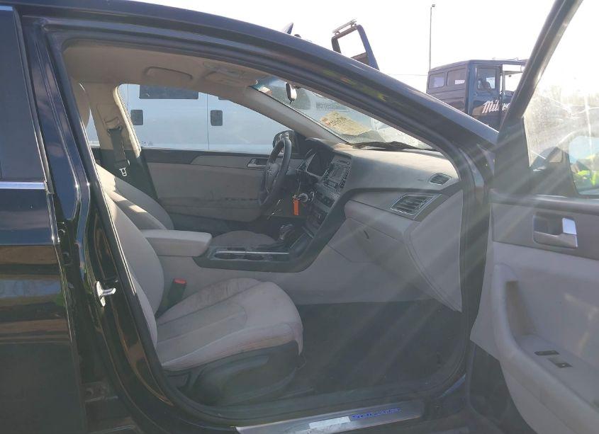 Photo 5 of 2016 Hyundai Sonata (VIN 5NPE24AF2GH411018)
