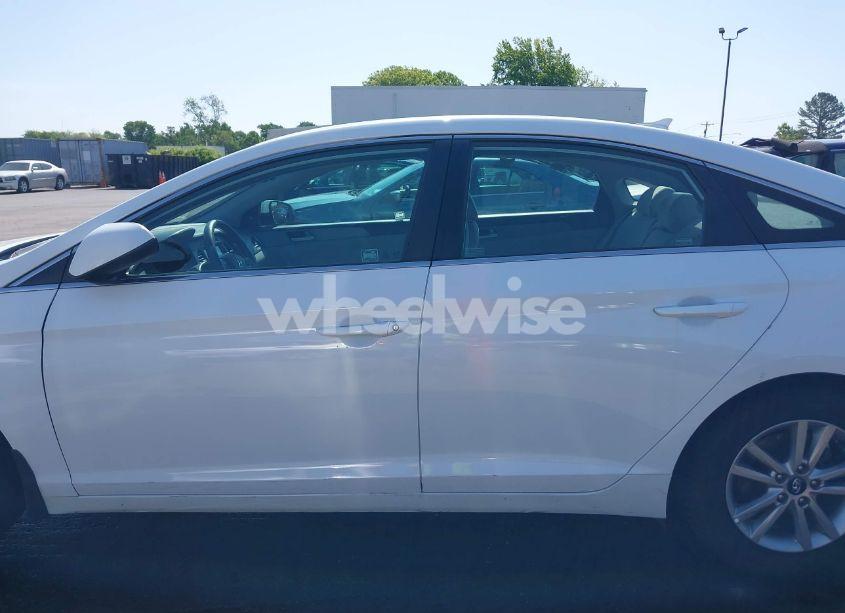 Photo 15 of 2016 Hyundai Sonata SE (VIN 5NPE24AF2GH412055)