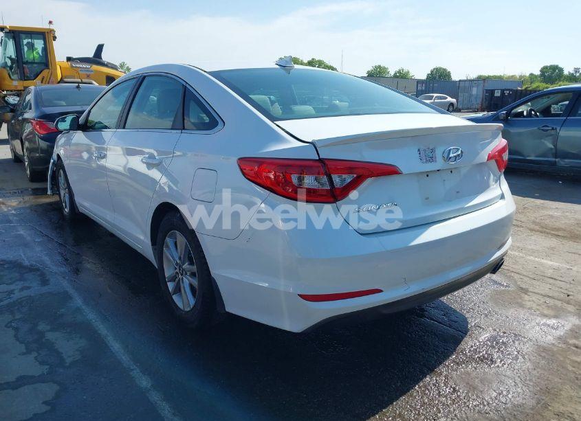 Photo 3 of 2016 Hyundai Sonata SE (VIN 5NPE24AF2GH412055)
