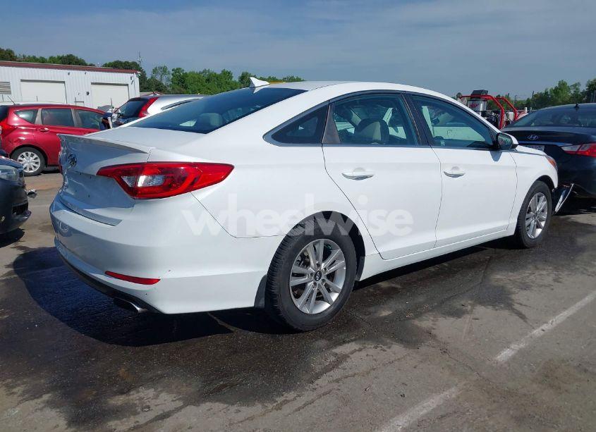 Photo 4 of 2016 Hyundai Sonata SE (VIN 5NPE24AF2GH412055)