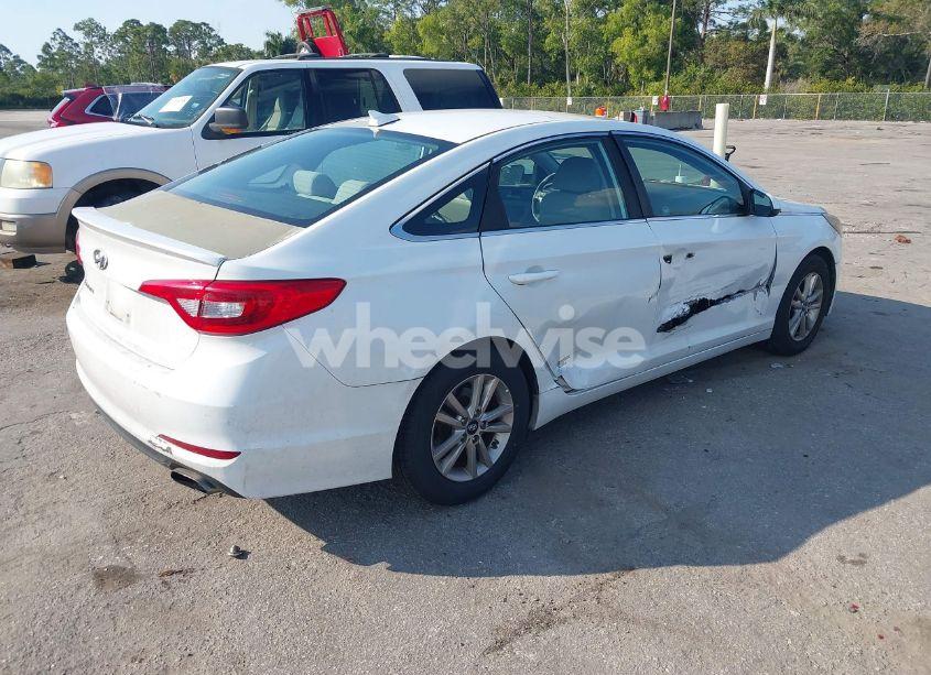 Photo 4 of 2016 Hyundai Sonata SE (VIN 5NPE24AF2GH417630)