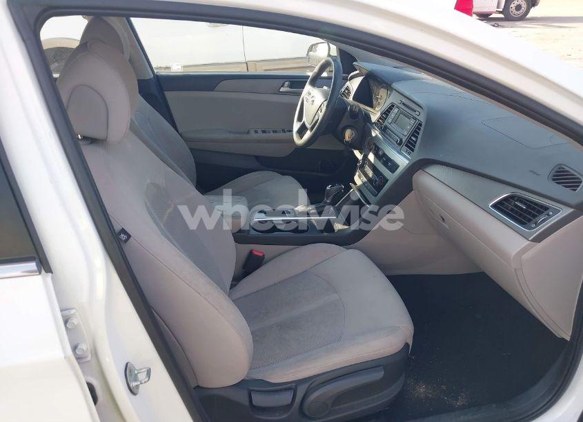 Photo 5 of 2016 Hyundai Sonata SE (VIN 5NPE24AF2GH417630)