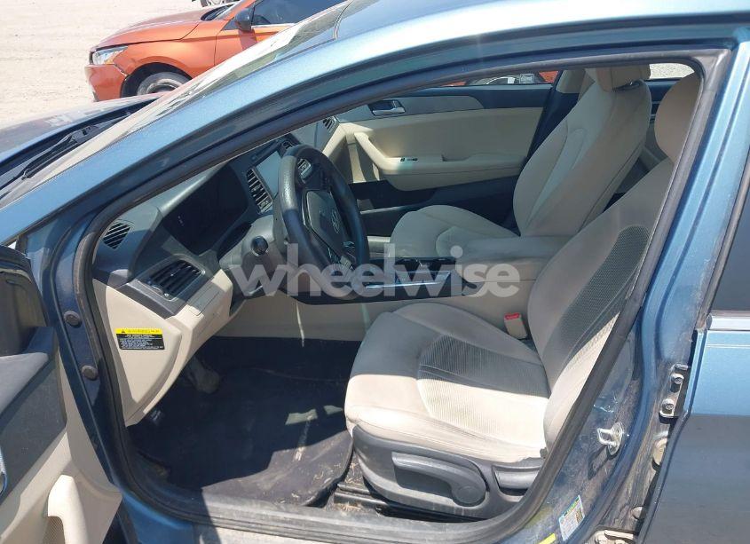Photo 5 of 2016 Hyundai Sonata SE (VIN 5NPE24AF2GH426568)