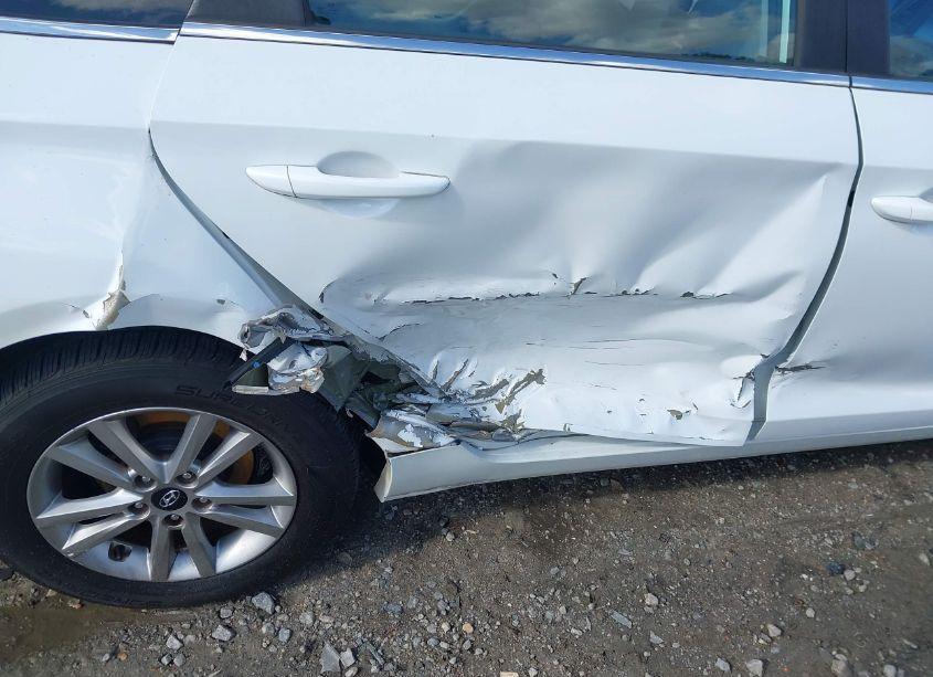 Photo 6 of 2016 Hyundai Sonata SE (VIN 5NPE24AF2GH428580)