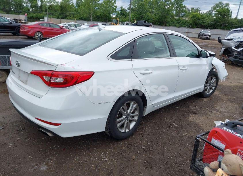 Photo 4 of 2017 Hyundai Sonata SE (VIN 5NPE24AF2HH469423)