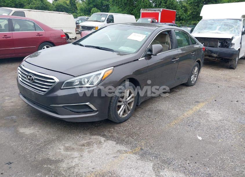 Photo 2 of 2017 Hyundai Sonata SE (VIN 5NPE24AF2HH470281)