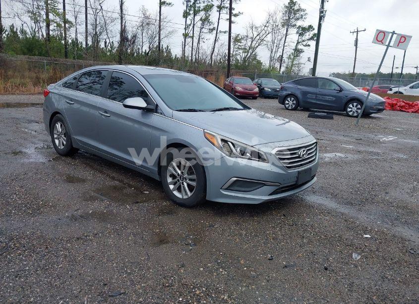 2017 Hyundai Sonata (VIN 5NPE24AF2HH470510) main photo