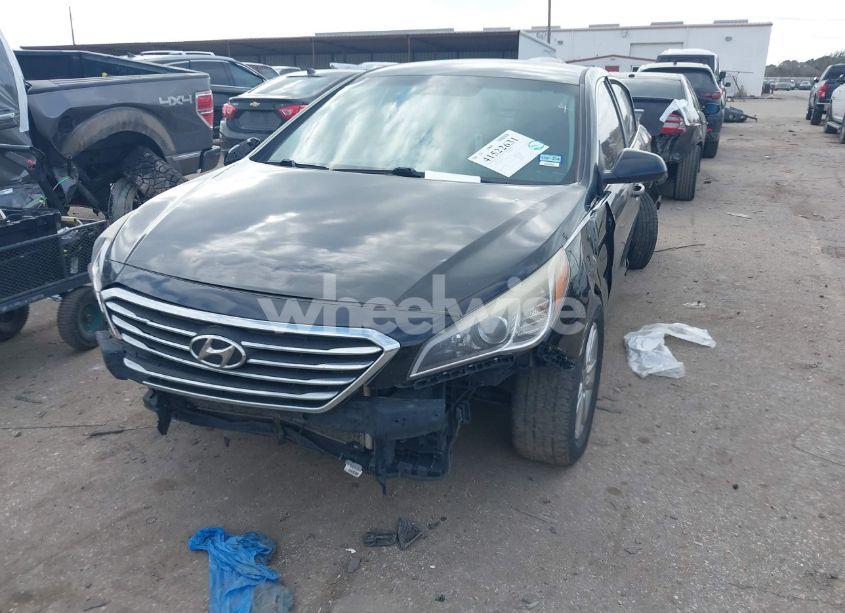 Photo 2 of 2017 Hyundai Sonata SE (VIN 5NPE24AF2HH476694)