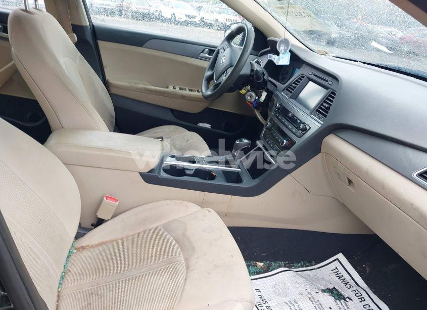 Photo 5 of 2017 Hyundai Sonata SE (VIN 5NPE24AF2HH483323)