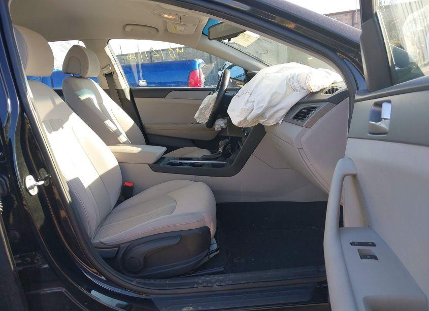 Photo 5 of 2017 Hyundai Sonata SE (VIN 5NPE24AF2HH486917)