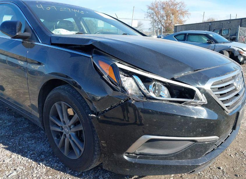 Photo 6 of 2017 Hyundai Sonata SE (VIN 5NPE24AF2HH486917)