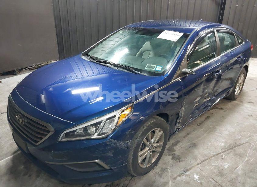 Photo 2 of 2017 Hyundai Sonata SE (VIN 5NPE24AF2HH513307)