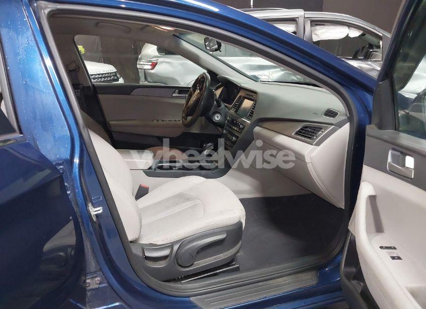 Photo 5 of 2017 Hyundai Sonata SE (VIN 5NPE24AF2HH513307)